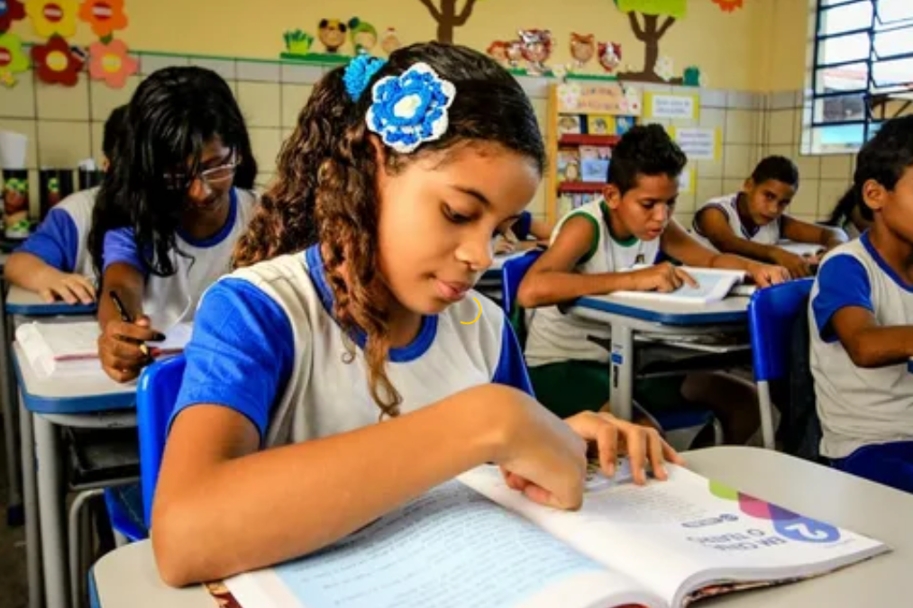 Alep aprova mudanças nas eleições de diretores das escolas estaduais do Paraná